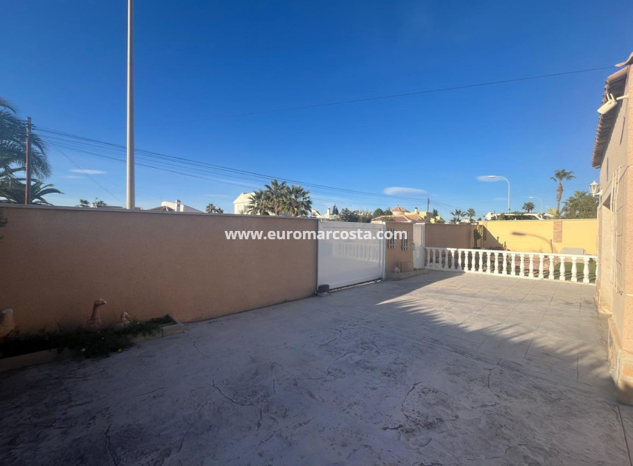 Venta - Villa - Torrevieja - TORREVIEJA