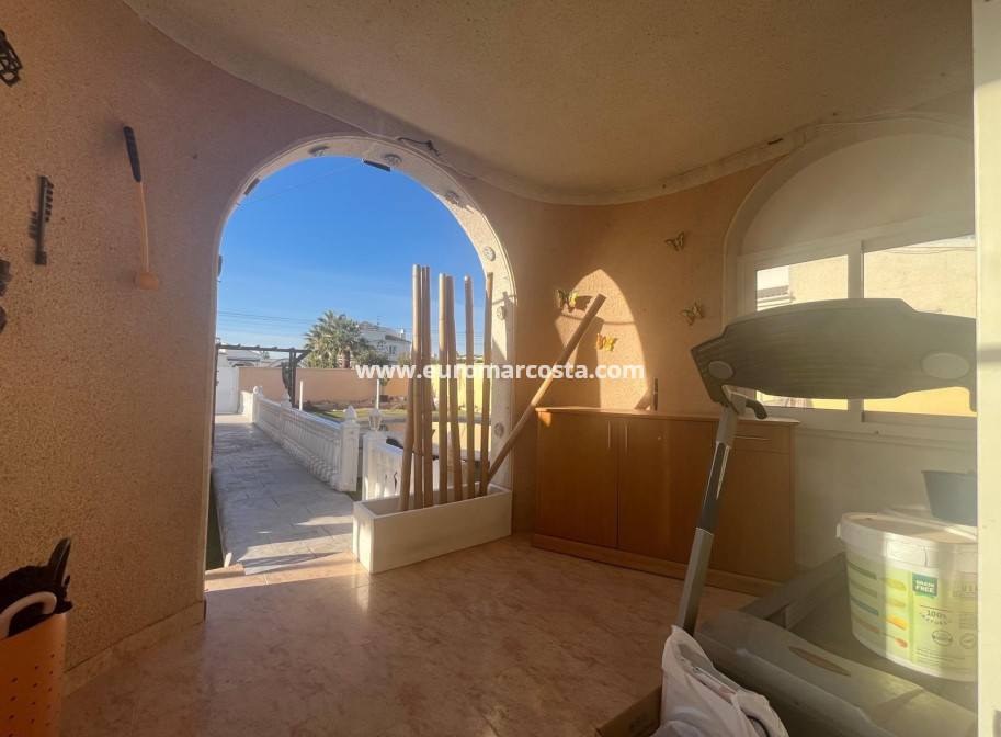 Venta - Villa - Torrevieja - TORREVIEJA
