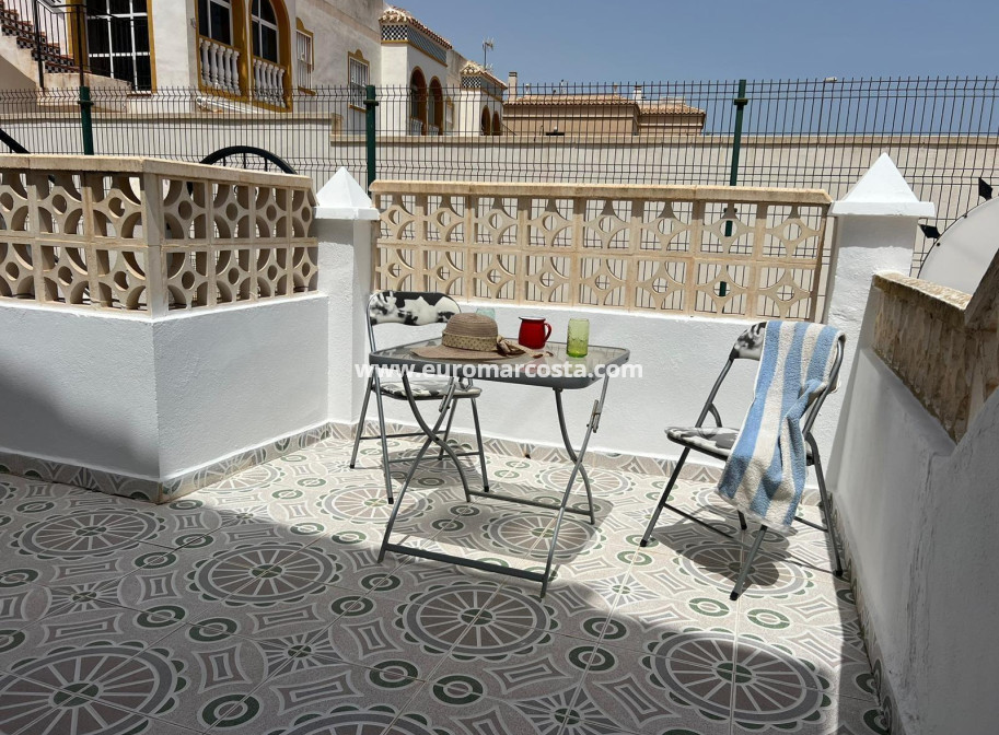 Sale - Bungalow - Torrevieja - Aguas nuevas 2