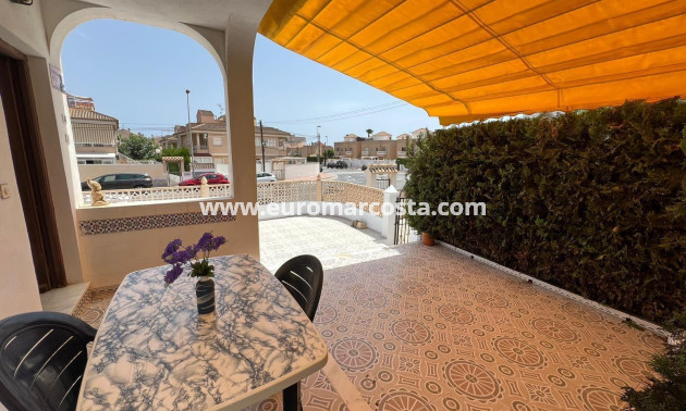 Sale - Bungalow - Torrevieja - Aguas nuevas 2