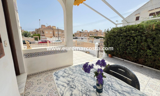 Sale - Bungalow - Torrevieja - Aguas nuevas 2