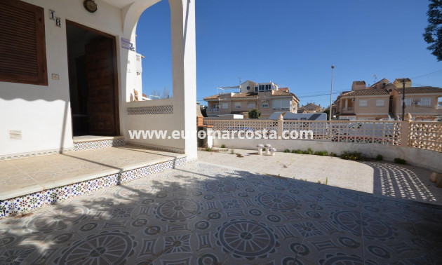 Sale - Bungalow - Torrevieja - Aguas nuevas 2