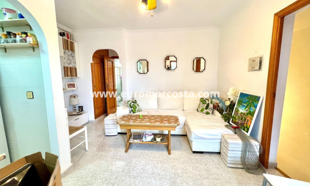 Sale - Bungalow - Torrevieja - Aguas nuevas 2