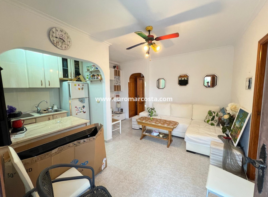 Sale - Bungalow - Torrevieja - Aguas nuevas 2