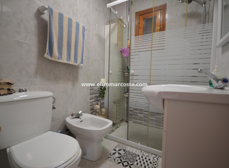 Sale - Bungalow - Torrevieja - Aguas nuevas 2