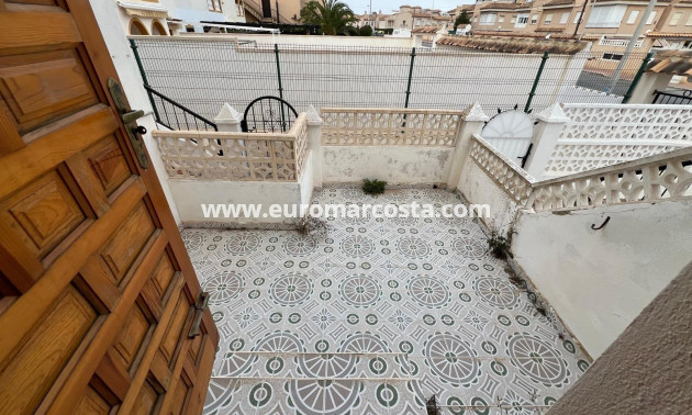 Sale - Bungalow - Torrevieja - Aguas nuevas 2