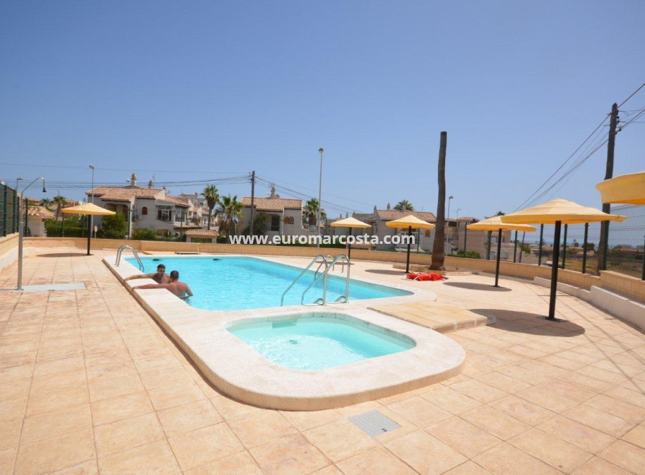 Sale - Bungalow - Torrevieja - Aguas nuevas 2