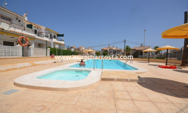 Sale - Bungalow - Torrevieja - Aguas nuevas 2