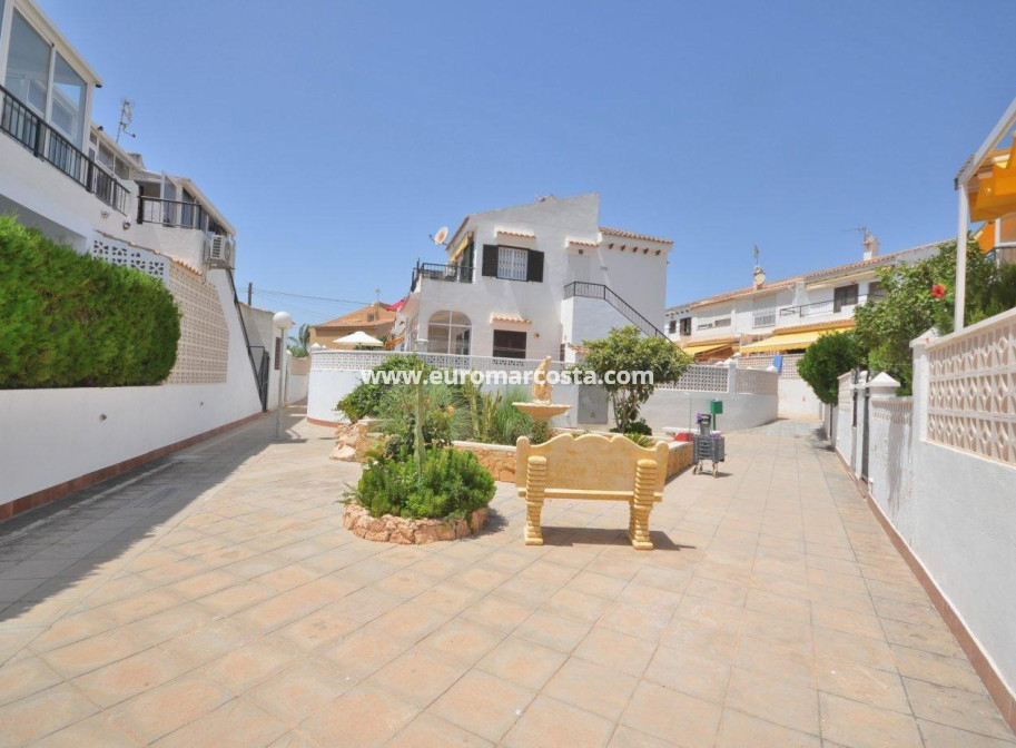 Sale - Bungalow - Torrevieja - Aguas nuevas 2