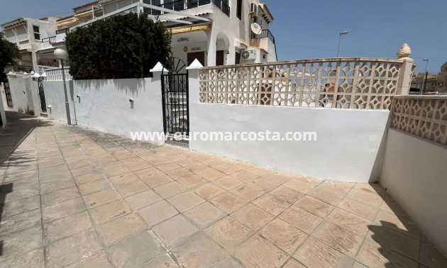 Sale - Bungalow - Torrevieja - Aguas nuevas 2