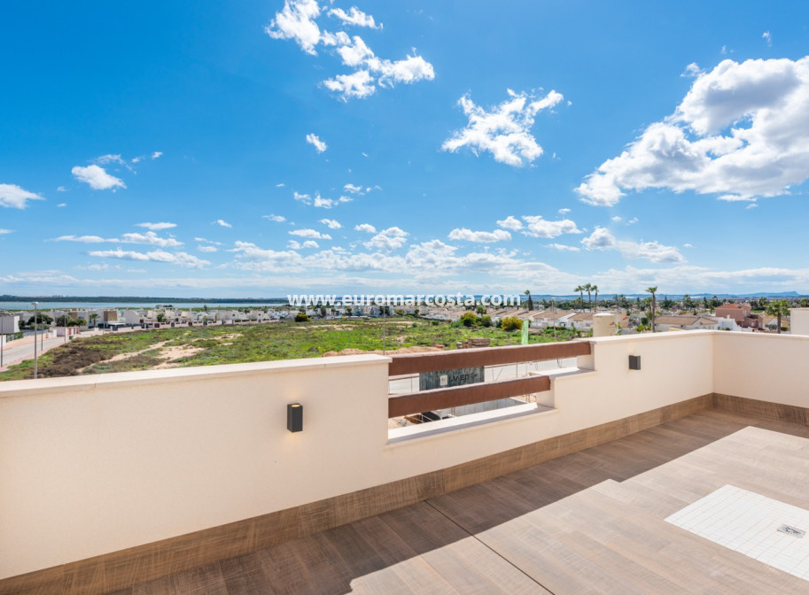 Nueva construcción  - Villa Laguna Azul - La Manga del Mar Menor - Murcia