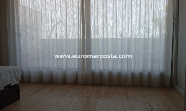 Venta - Apartamento / piso - Pilar de la Horadada