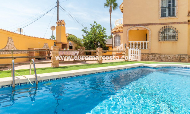 Objekte zum Wiederverkauf - Villa freitstehend - Orihuela Costa