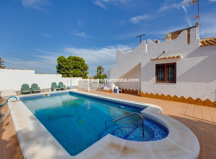 Sale - Villa - Torrevieja - La Siesta - El Salado - Torreta