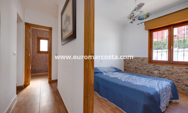 Sale - Villa - Torrevieja - La Siesta - El Salado - Torreta