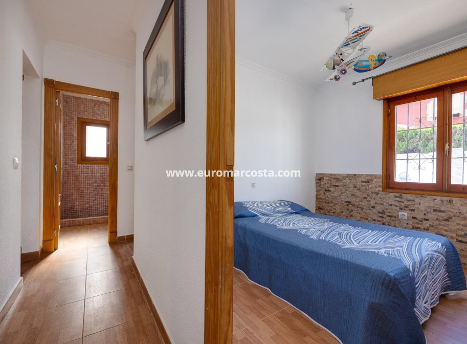 Sale - Villa - Torrevieja - La Siesta - El Salado - Torreta