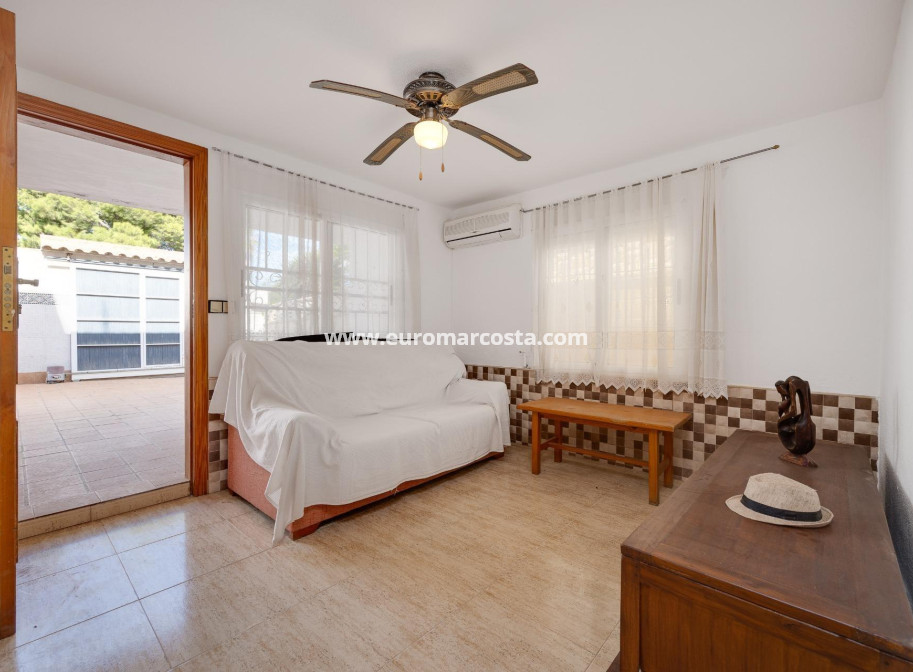 Sale - Villa - Torrevieja - La Siesta - El Salado - Torreta