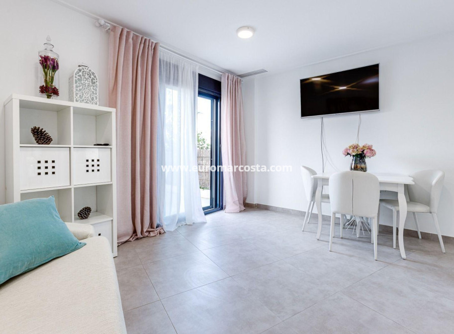 Sale - Apartment / flat - Torrevieja - Aguas Nuevas