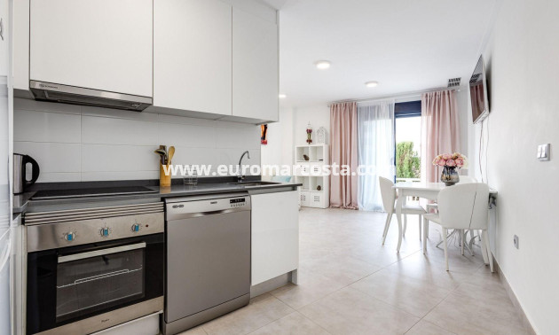 Sale - Apartment / flat - Torrevieja - Aguas Nuevas