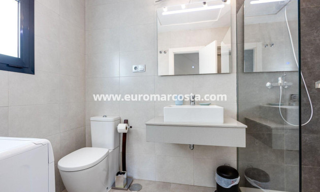 Sale - Apartment / flat - Torrevieja - Aguas Nuevas