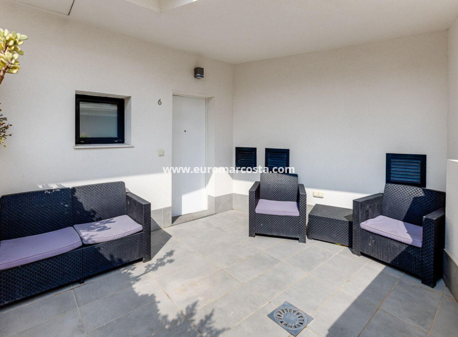 Sale - Apartment / flat - Torrevieja - Aguas Nuevas