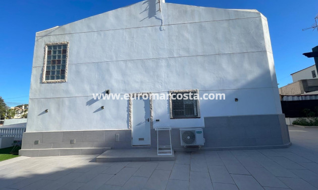 Sale - Villa - Torrevieja - Los Balcones - Los Altos del Edén