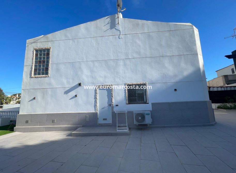 Sale - Villa - Torrevieja - Los Balcones - Los Altos del Edén