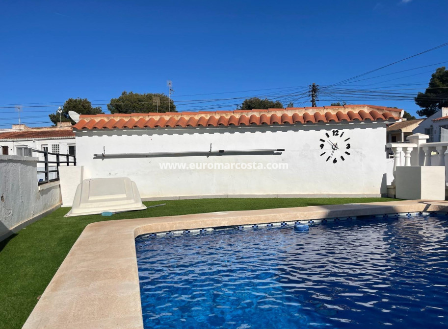 Sale - Villa - Torrevieja - Los Balcones - Los Altos del Edén