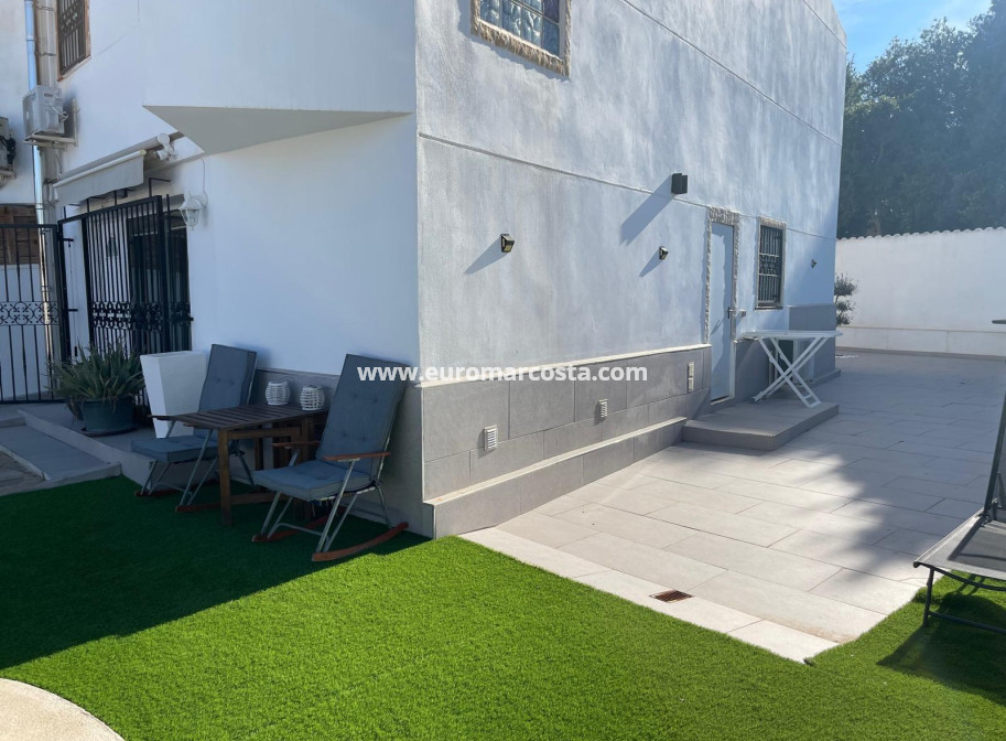 Sale - Villa - Torrevieja - Los Balcones - Los Altos del Edén