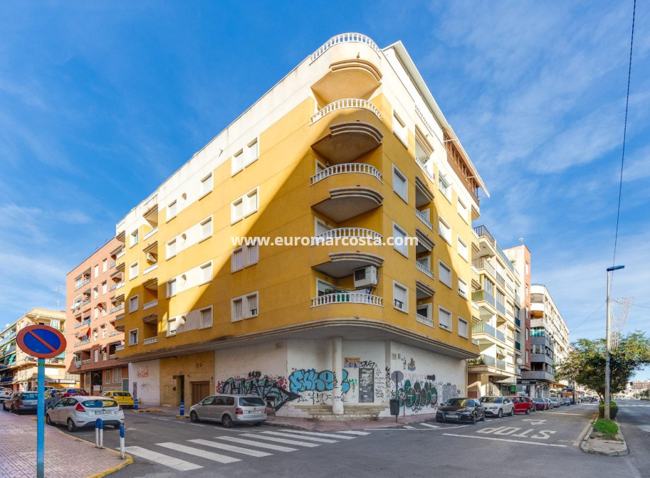 Objekte zum Wiederverkauf - Wohnung - Torrevieja - TORREVIEJA