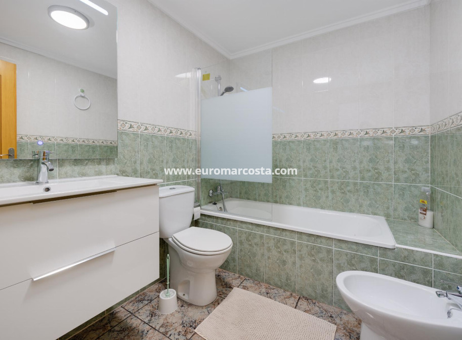 Venta - Apartamento / piso - Torrevieja - TORREVIEJA