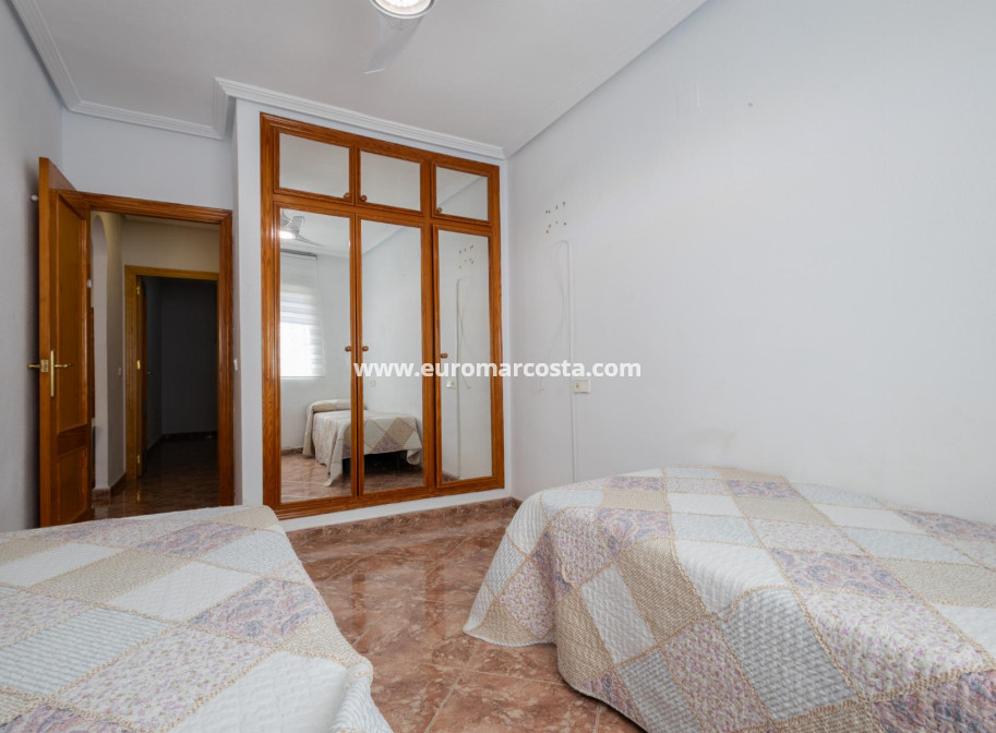 Sale - Apartment / flat - Torrevieja - TORREVIEJA