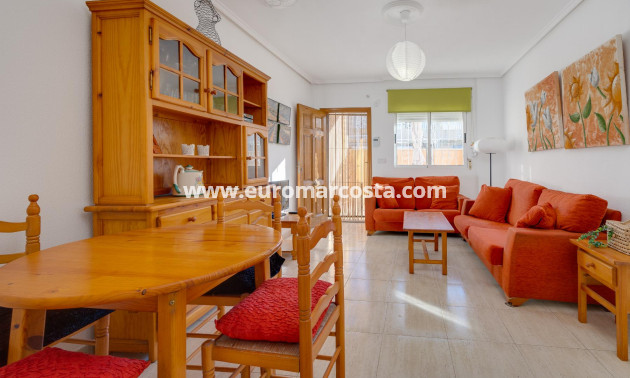 Sale - Chalet - Torrevieja - Pueblo - Centro