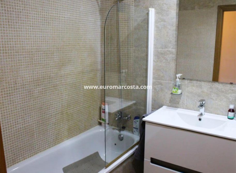 Sale - Apartment / flat - Almoradi - Comunidad valenciana