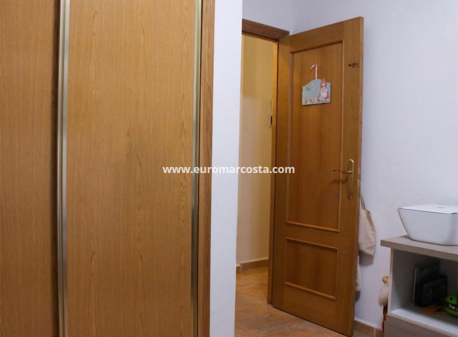 Sale - Apartment / flat - Almoradi - Comunidad valenciana