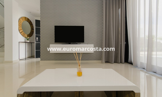 Venta - Modelo Silvia - Orihuela Costa