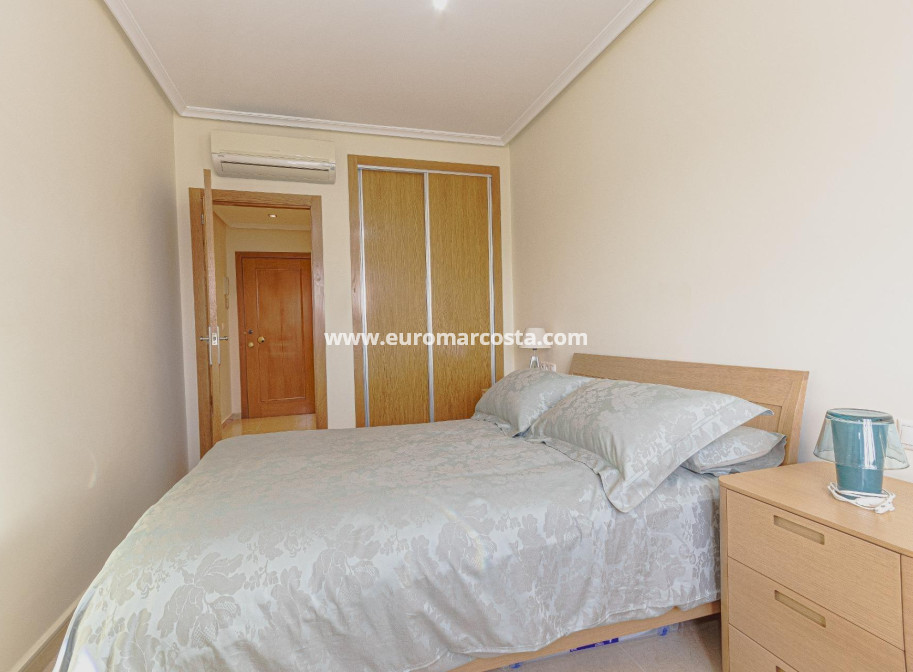 Sale - Apartment / flat - Torrevieja - TORREVIEJA