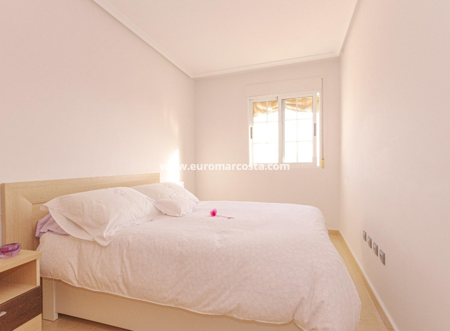 Sale - Apartment / flat - Torrevieja - TORREVIEJA