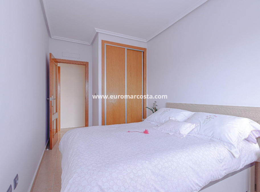 Sale - Apartment / flat - Torrevieja - TORREVIEJA