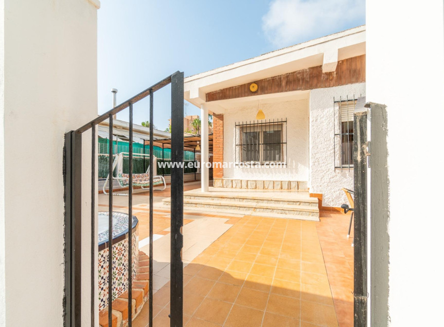 Objekte zum Wiederverkauf - Villa freitstehend - Torrevieja - TORREVIEJA