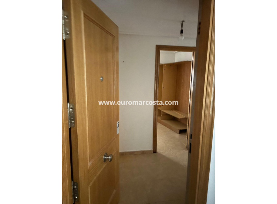 Sale - Apartment / flat - Almoradi - Centro urbano 2