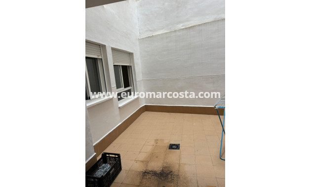 Sale - Apartment / flat - Almoradi - Centro urbano 2