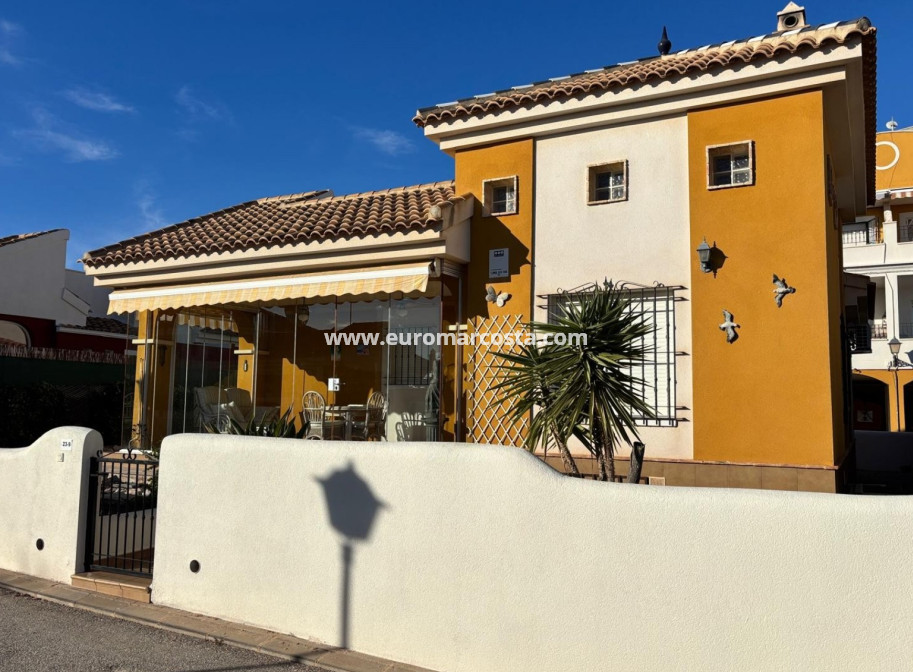 Objekte zum Wiederverkauf - Detached House / Villa - Los Montesinos