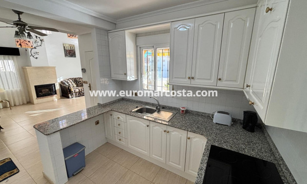 Objekte zum Wiederverkauf - Detached House / Villa - Los Montesinos