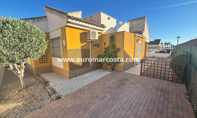 Objekte zum Wiederverkauf - Detached House / Villa - Los Montesinos