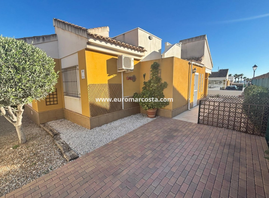 Objekte zum Wiederverkauf - Detached House / Villa - Los Montesinos