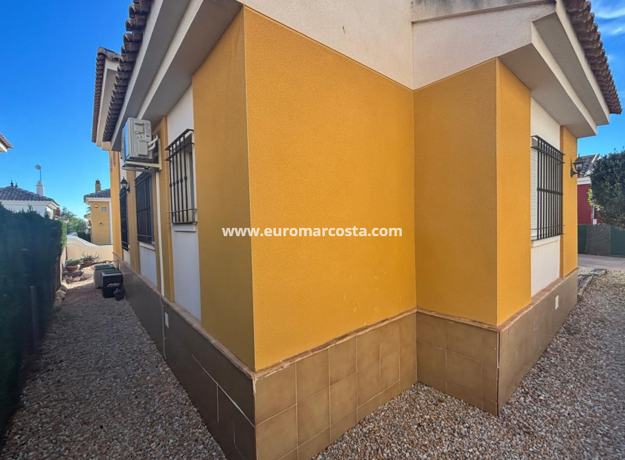 Objekte zum Wiederverkauf - Detached House / Villa - Los Montesinos