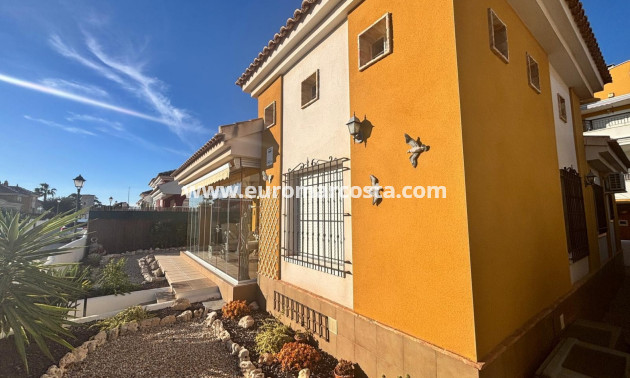 Objekte zum Wiederverkauf - Detached House / Villa - Los Montesinos