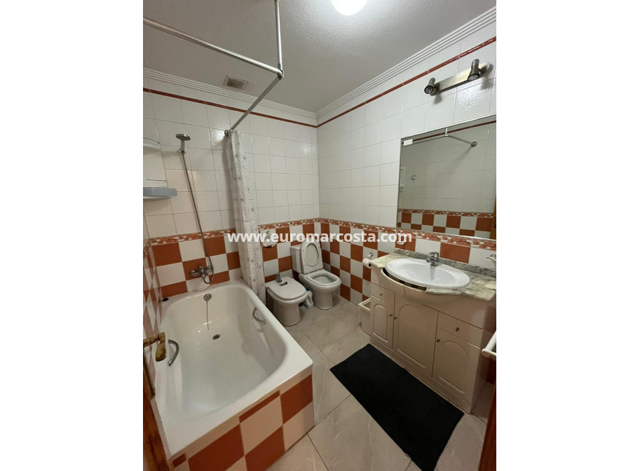 Venta - Apartamento / piso - Orihuela Costa - Los Almendros-La Florida