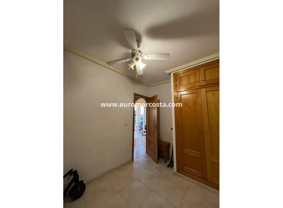 Venta - Apartamento / piso - Orihuela Costa - Los Almendros-La Florida